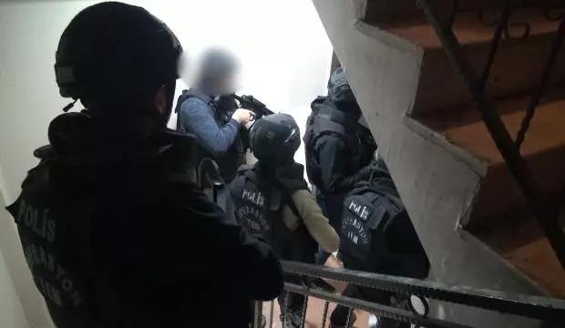 İstanbul ve İzmir’de PKK/KCK Gençlik Yapılanmasına Operasyon: 19 Gözaltı İstanbul ve İzmir’de PKK/KCK'nın gençlik yapılanması olarak bilinen Devrimci Gençlik