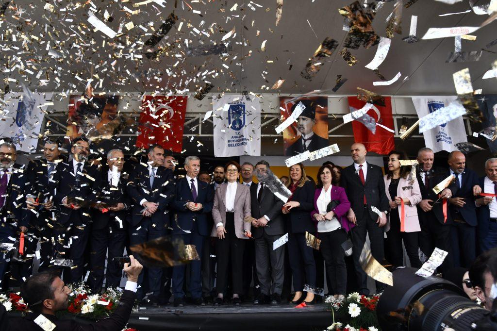 aksener-15-mayis-gununden-itibaren-paranizi-calanlar-hakkinizi-yiyenler-hesap-verecek-siyasetci-parmagini-uzatip-sunu-yargilayin-demeyecek