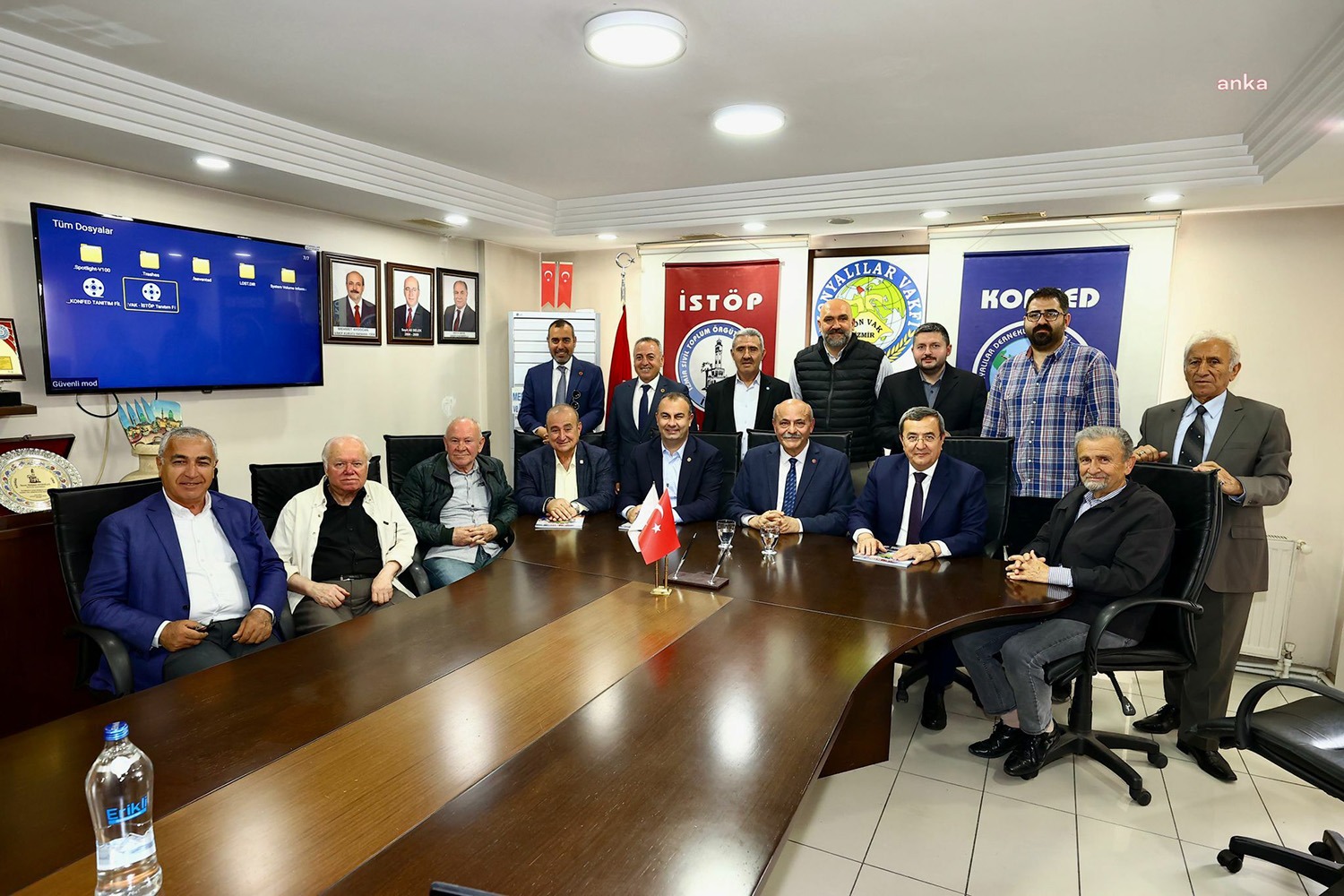 Konak Belediye Başkanı Abdül Batur, ilçedeki sivil toplum örgütleri ile