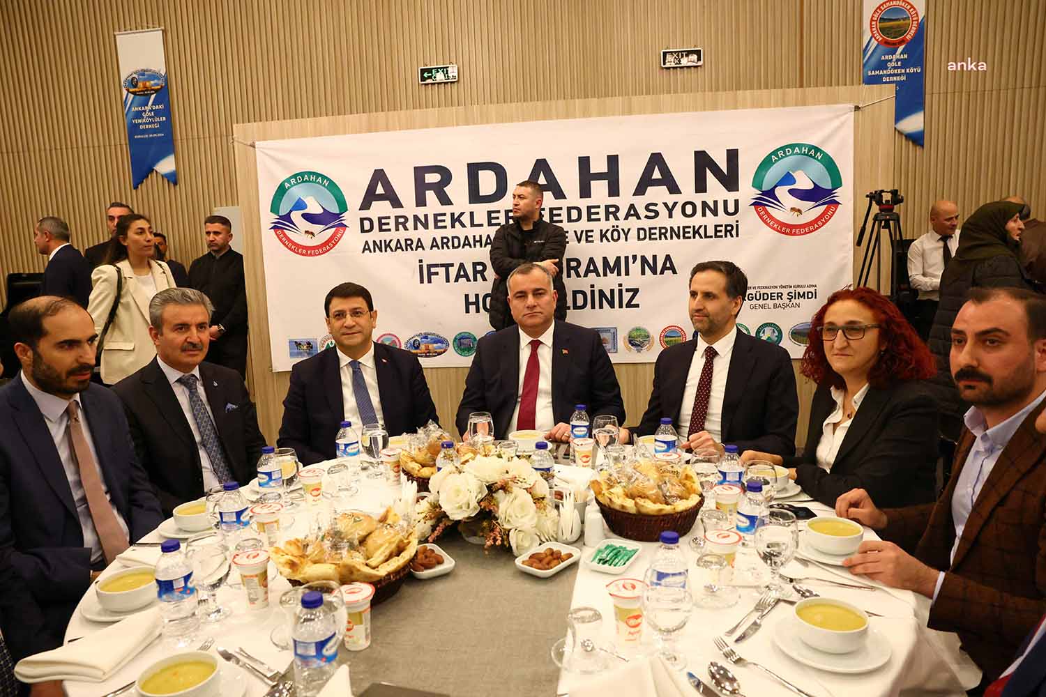 Çankaya Belediye Başkanı Alper Taşdelen, Ankara’da yaşayan Ardahanlılar'la düzenlenen iftar