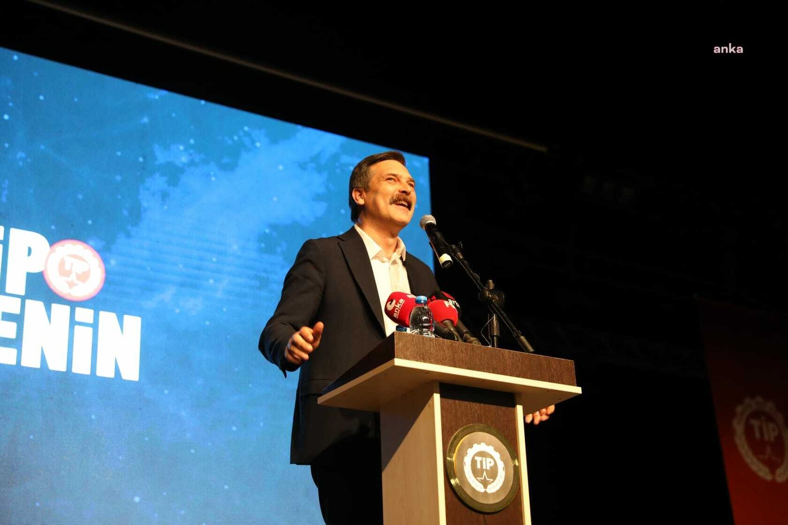 Erkan Baş: “Bizim İçin, En Büyük Öncelik Bu Ülkedeki Emekçilerin, Bu Ülke Halklarının Çıkarlarıdır. En Basit Örneği, Cumhurbaşkanı Adayı Çıkarmaktan Vazgeçmemizdir” Türkiye İşçi Partisi (TİP) Genel Başkanı Erkan Baş, Ankara’da milletvekilleri