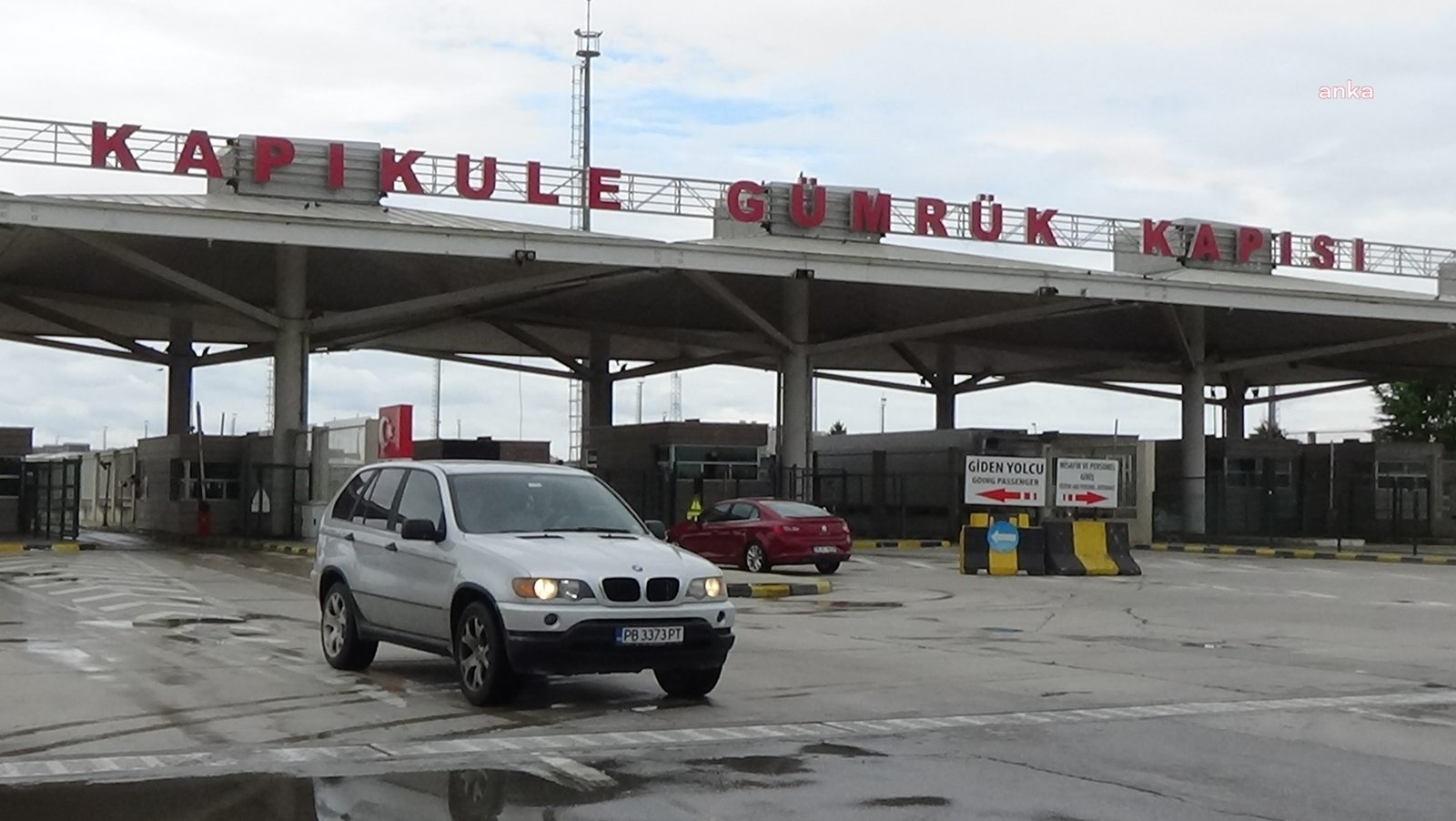 Yurt Dışı Seçmen Kütüğüne Kayıtlı Seçmenlerin Sınır Kapılarında Oy Verme İşlemleri Başladı Yurt dışı seçmen kütüğüne kayıtlı seçmenlerin cumhurbaşkanı ve milletvekili seçimi