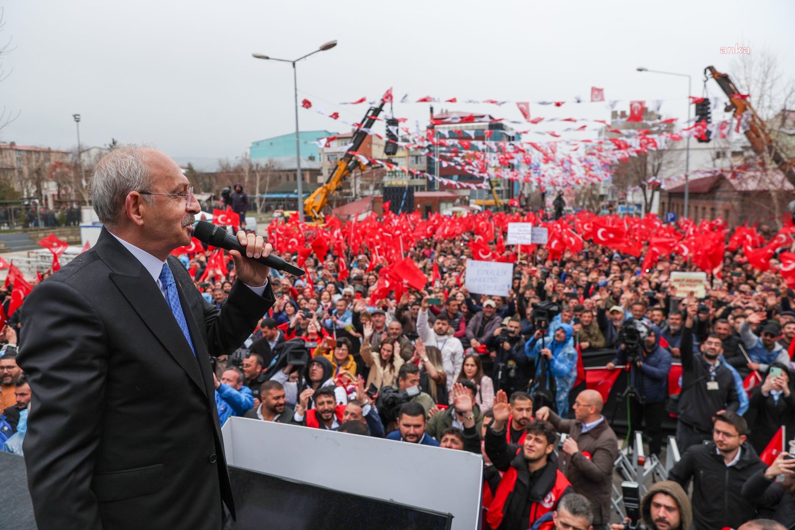 Cumhurbaşkanı Adayı Kılıçdaroğlu, Ardahan’da Millet İttifakı Cumhurbaşkanı Adayı Kemal Kılıçdaroğlu, Ardahan Millet Buluşmasında; “Buranın