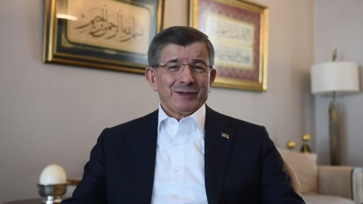 Gelecek Partisi Genel Başkanı Ahmet Davutoğlu, Twitter hesabında “Sünni” başlığı