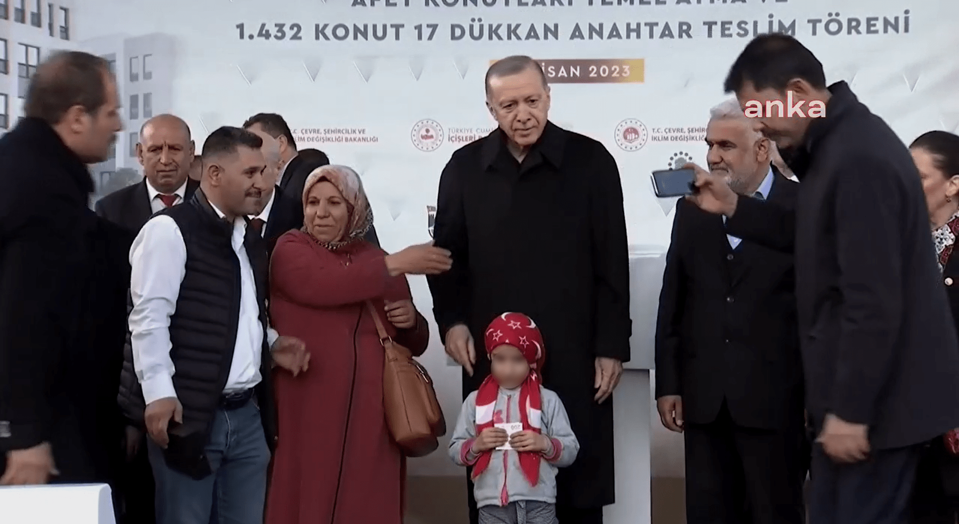 Cumhurbaşkanı Recep Tayyip Erdoğan Diyarbakır’da, “Milletimizin geleceğinde ne sokaklarında Beyaz