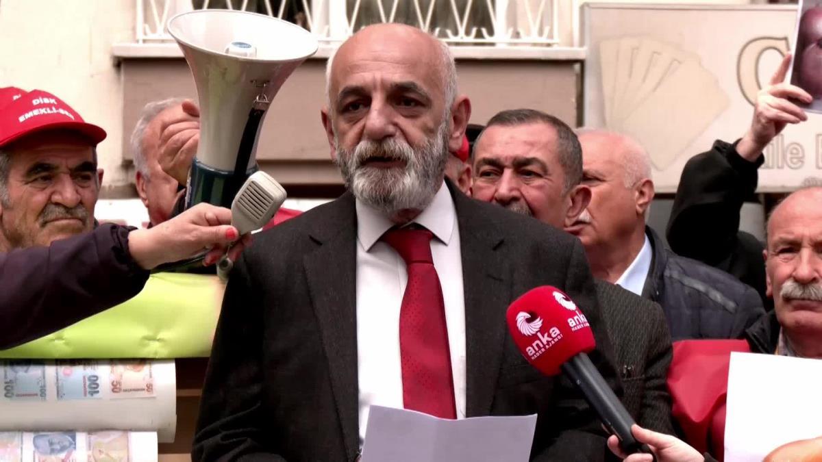 DİSK’e bağlı Emekli Sendikası’na (Emekli-Sen) üye emekliler, bugün Ankara’da emekli