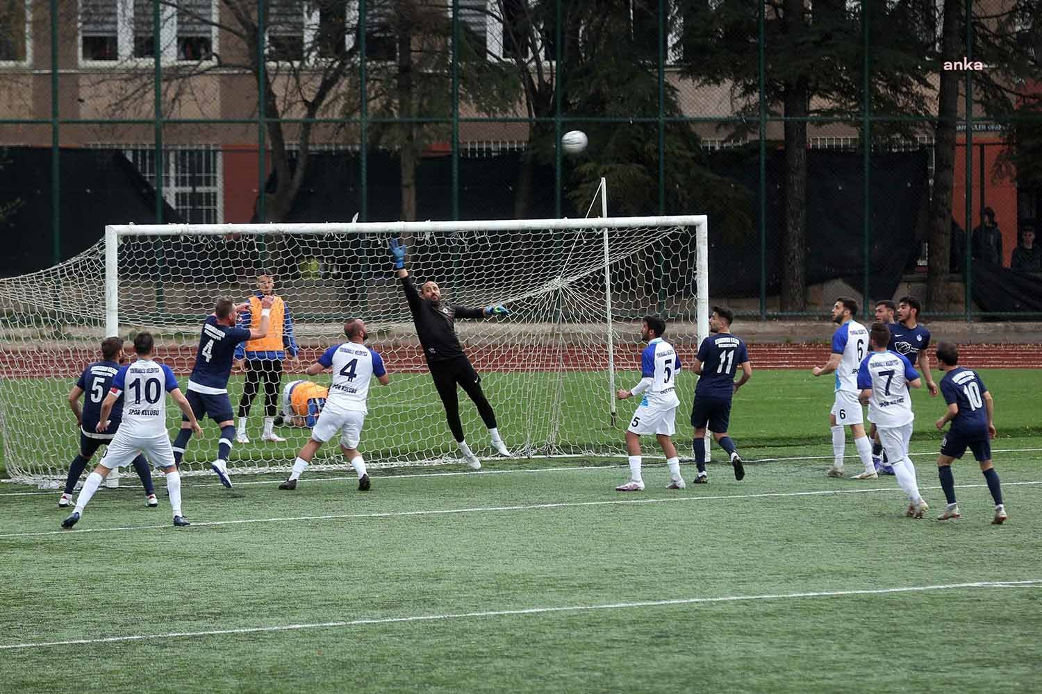Play-off mücadelesine Beypazarı Belediye Gençlikspor galibiyeti ile başlayan Yenimahalle Belediyesi,