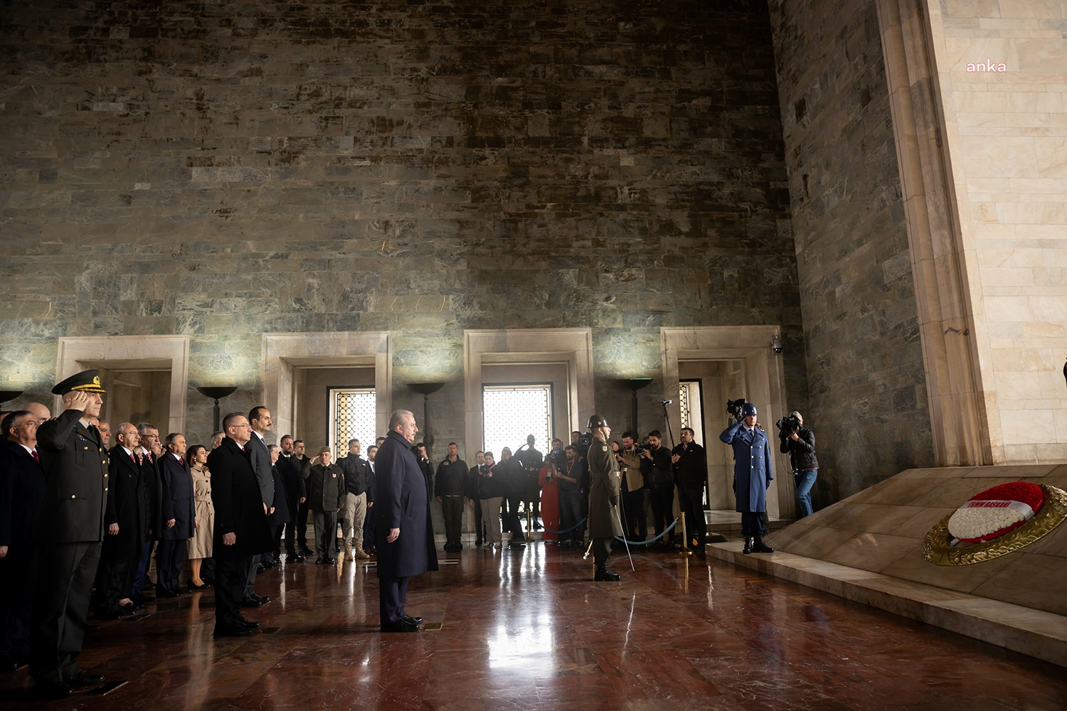 23 Nisan Ulusal Egemenlik ve Çocuk Bayramı ve TBMM’nin 103. Açılış Yıl Dönümü… Devlet Erkanı, Anıtkabir’de Atatürk’ün Huzuruna Çıktı TBMM’nin açılışının 103. yıl dönümü ve 23 Nisan Ulusal Egemenlik