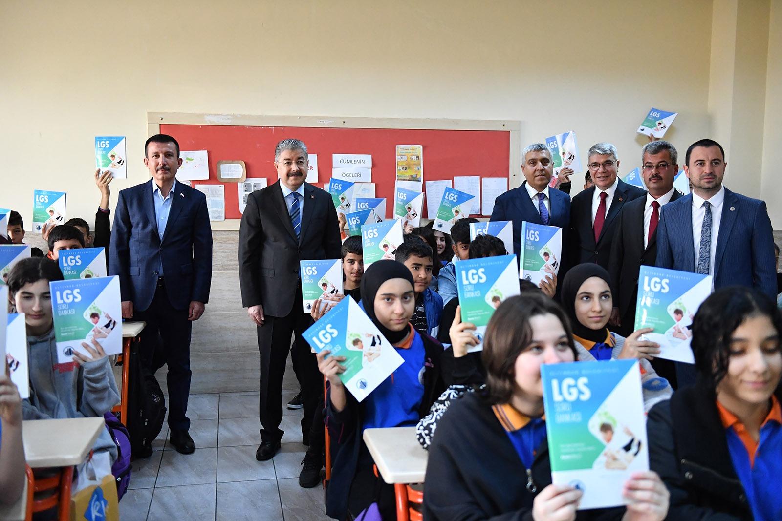 Altındağ Belediyesi deprem bölgesine destek olmayı sürdürüyor. Altındağ Belediyesi tarafından