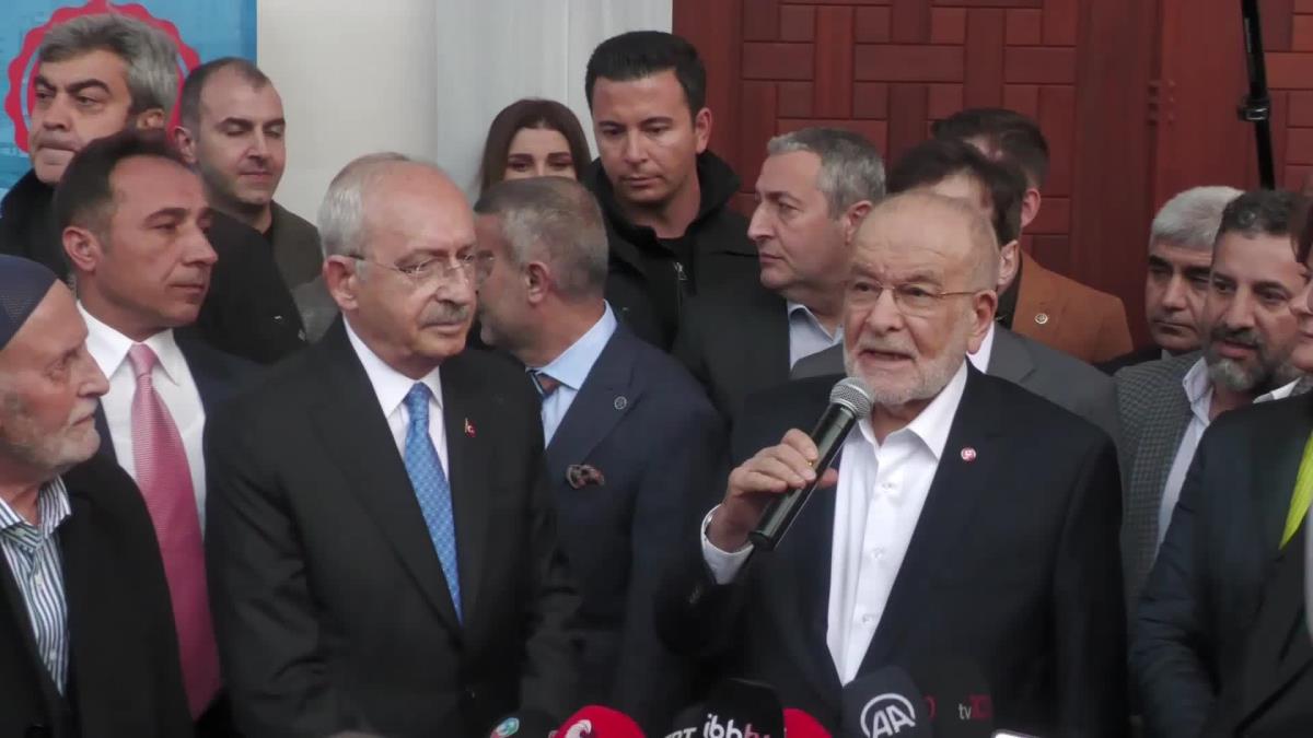 Saadet Partisi Genel Başkanı Temel Karamollaoğlu, İstanbul’daki Hacı Naif Akkuş