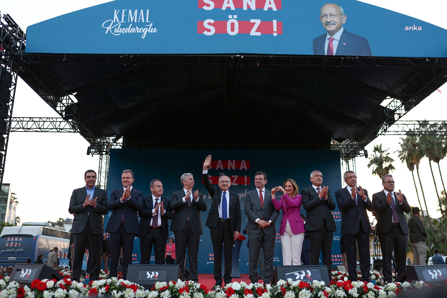 cumhurbaskani-adayi-kilicdaroglu-adanada-ister-besli-cete-ocumhurbaskani-adayi-kilicdaroglu-adanada-ister-besli-cete-olun-ister-elli-besli-cete-olun-kim-soyduy