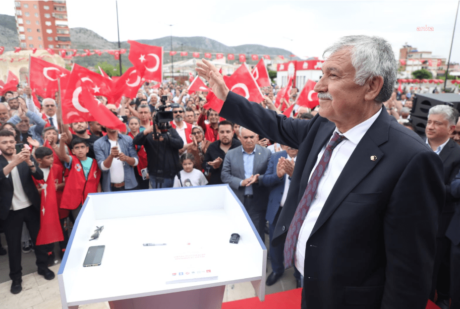 Adana Büyükşehir Belediye Başkanı Zeydan Karalar, kırsalda ve merkez ilçelerde
