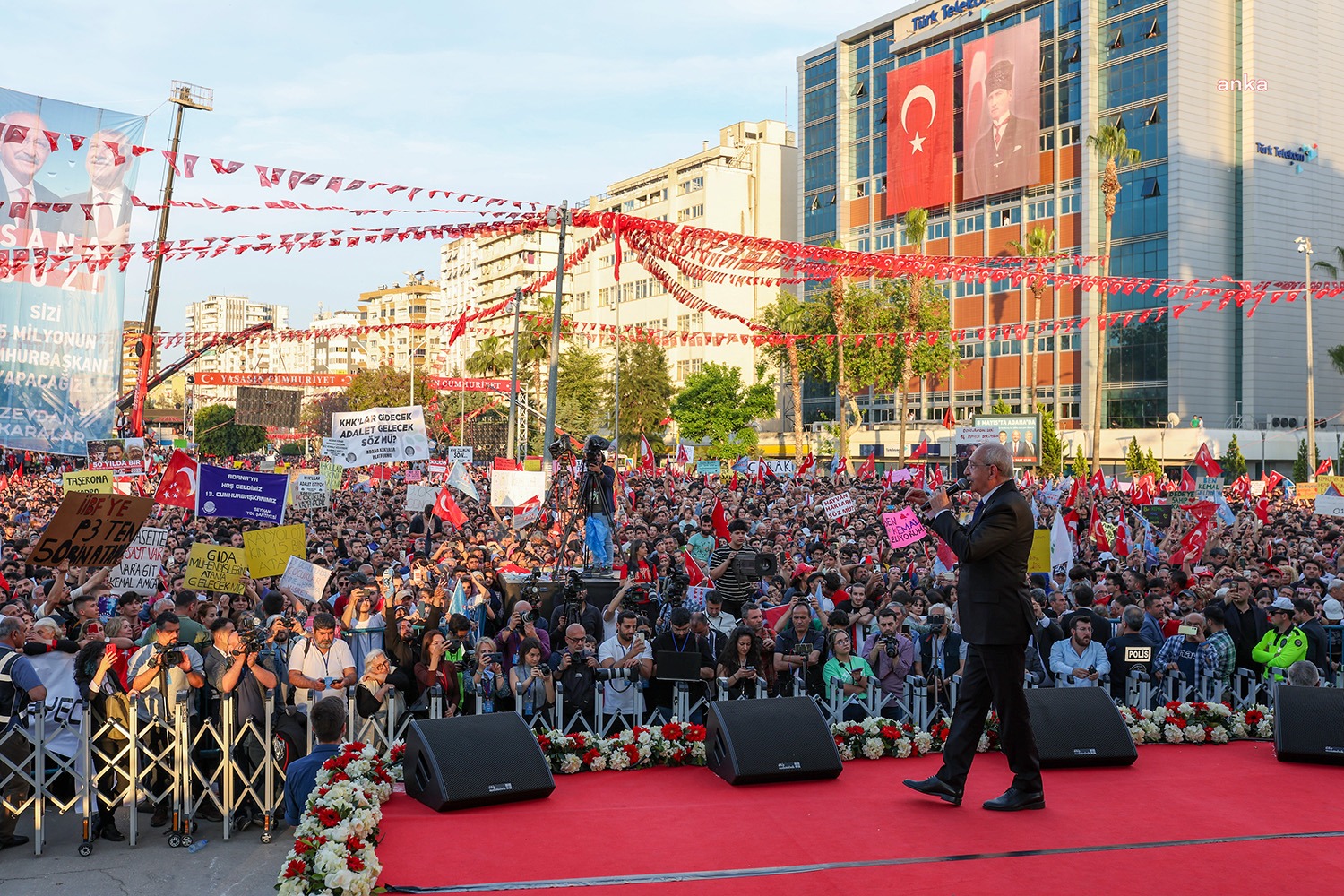 Millet İttifakı Cumhurbaşkanı Adayı Kemal Kılıçdaroğlu, Adana'da yurttaşlara, “İster beşli