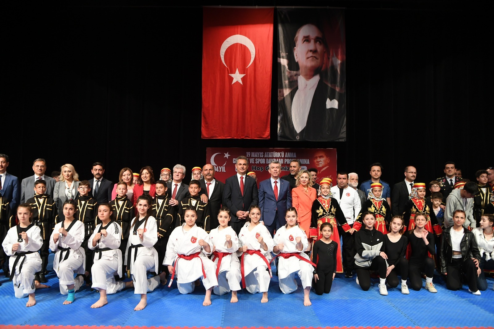 Mamak Belediye Başkanı Murat Köse, Mamak ilçe okullarının 19 Mayıs
