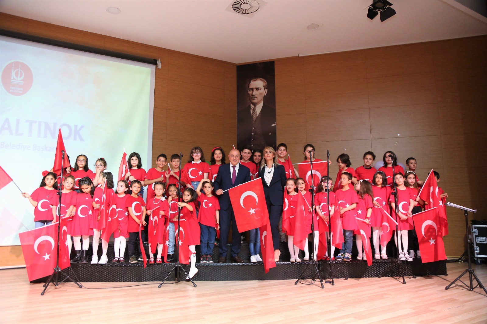Keçiören Belediyesi Konservatuvarı Çocuk Korosu tarafından düzenlenen konser ilçedeki Yunus