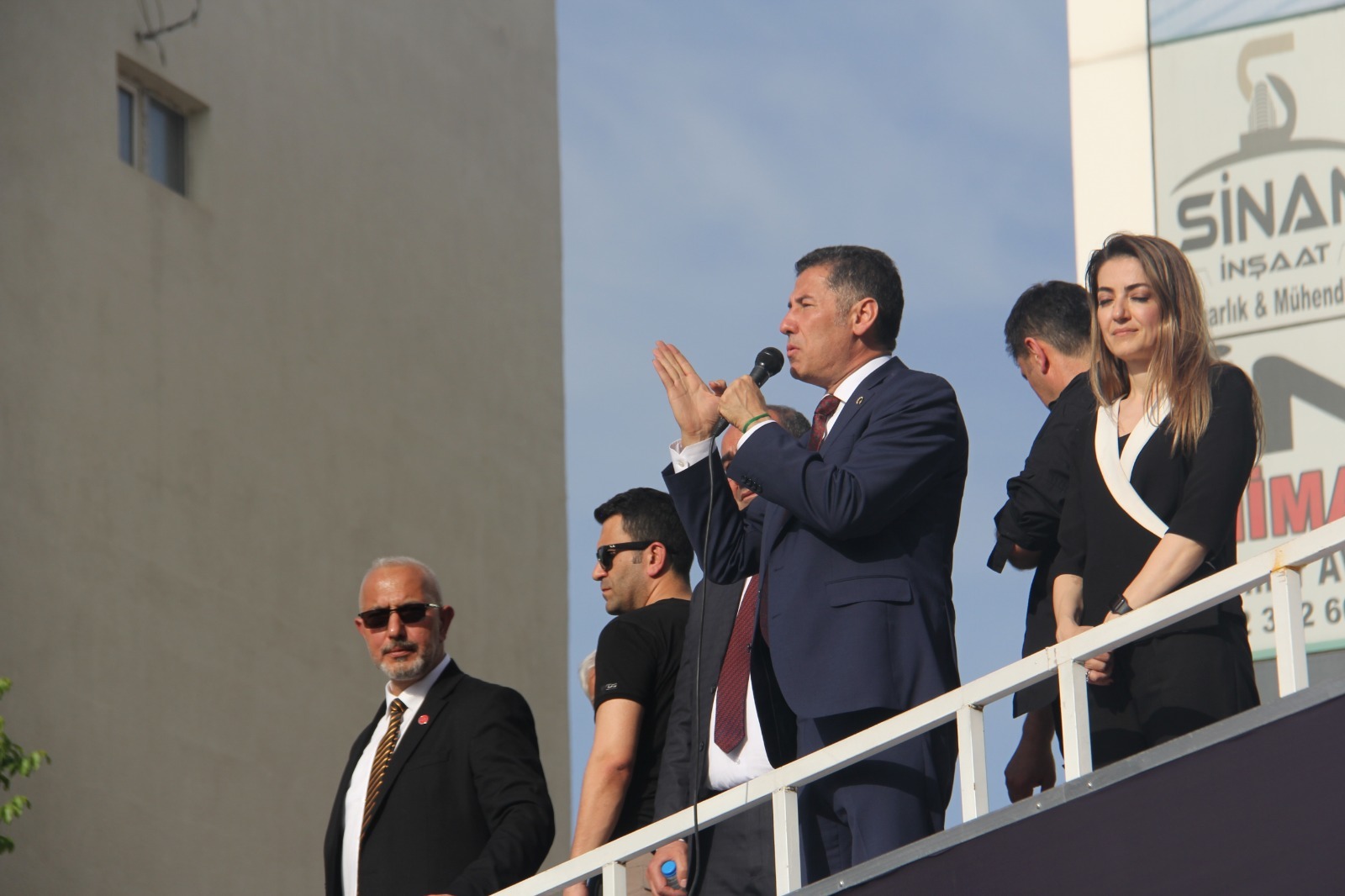 ATA İttifakı Cumhurbaşkanı Adayı Sinan Oğan, Iğdır’da; “İki adaydan birisinin