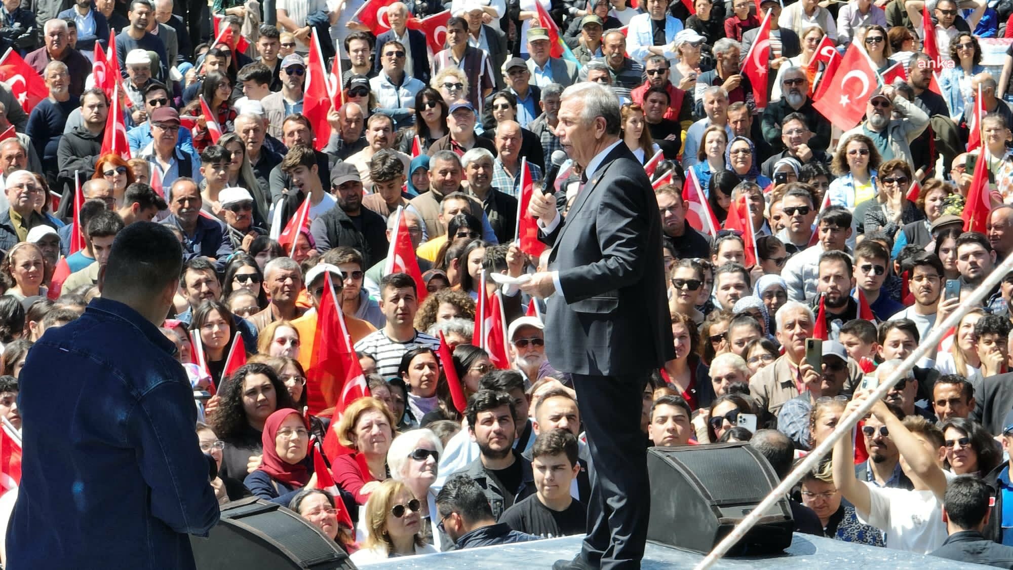 Mansur Yavaş: “Pespaye Pespaye Konuşuyorlar. Bir Tanesi Demiş, ‘Tek Amaçları Erdoğan’ı Devirmek.’ E Onun İçin Girdik Seçime. Evet. Tek Amacımız O” Ankara Büyükşehir Belediye Başkanı Mansur Yavaş, Manisa Alaşehir’de; “Pespaye pespaye