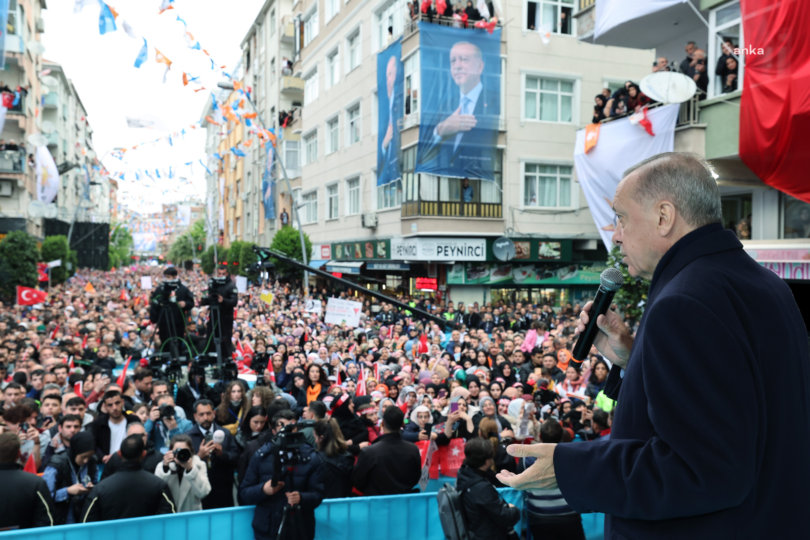 Cumhurbaşkanı Recep Tayyip Erdoğan, bugün İstanbul Bahçelievler’de “İlla kaset, şart