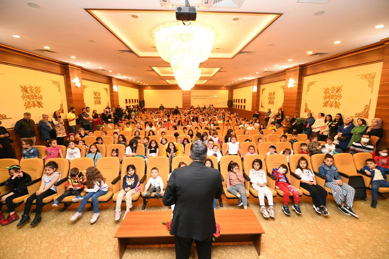 Çocukların sosyal ve kültürel gelişimlerine katkı sağlamak amacıyla birçok etkinlik