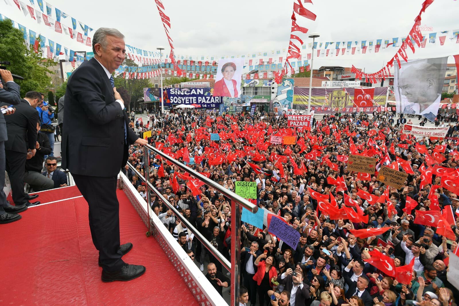 Mansur Yavaş Sincan’da: “Bugün Ahmet Türk Eski Mardin Belediye Başkanı Ne Diyor? Yine Öcalan’la Görüşmeye Gittiler. Kendilerine Oy İstiyorlar. Kendinize Oy İsteyip de Toplumun Yarısını Teröristle Suçlamak Neyin Nesi?” Ankara Büyükşehir Belediye Başkanı Mansur Yavaş, "Sayın Meral Akşener iki