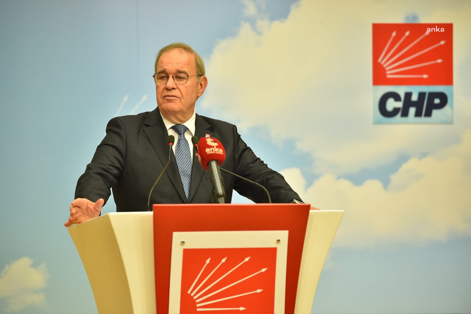 CHP Sözcüsü Faik Öztrak, “Sandığa atacağın pusulanın bir tarafında FETÖ’yle
