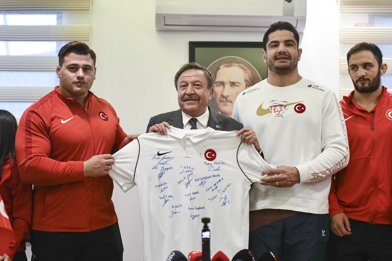 Hırvatistan'da düzenlenen Avrupa Güreş Şampiyonası ve Ermenistan'da yapılan Avrupa Halter