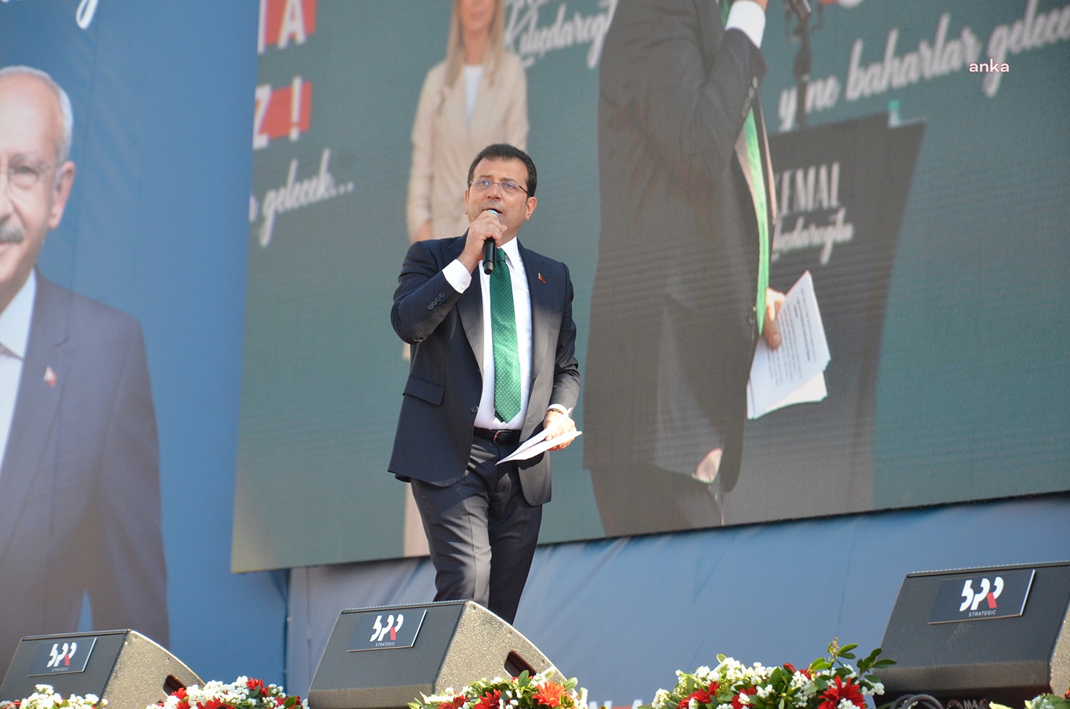 İstanbul Büyükşehir Belediye (İBB) Başkanı Ekrem İmamoğlu, Millet İttifakı'nın İzmir
