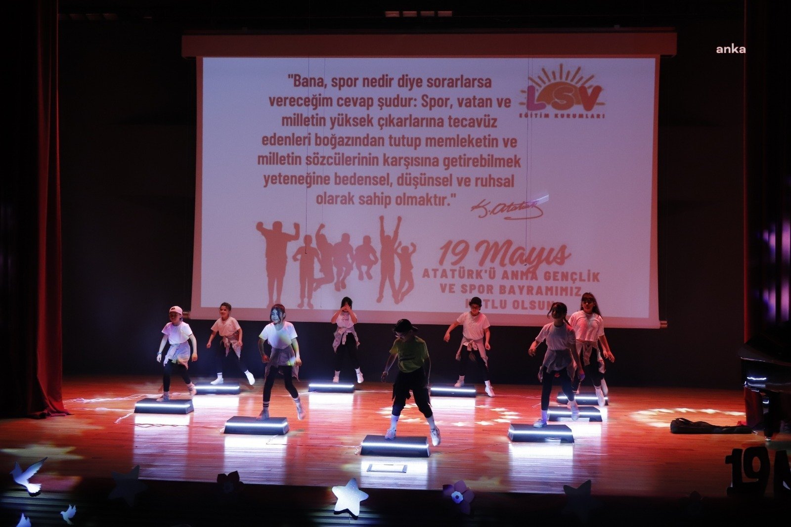 LÖSEV’den Lösemili ve İyileşmiş Çocuklarla 19 Mayıs Kutlaması Lösemili Çocuklar Sağlık ve Eğitim Vakfı (LÖSEV), 19 Mayıs Atatürk’ü