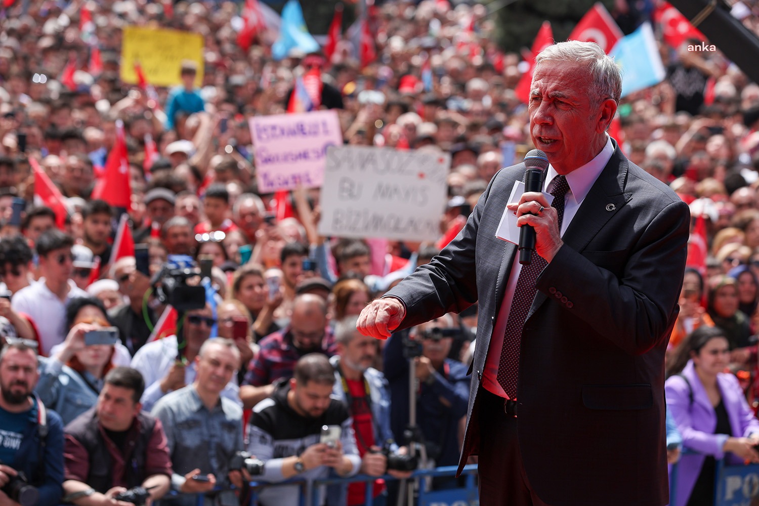 Mansur Yavaş: “Sizlerin Çocukları, Karakola Girip Polise Dahi Tokat Atacak Cürete Sahipler” Ankara Büyükşehir Belediye Başkanı Mansur Yavaş, Niğde’de yurttaşlara seslendi. Yavaş,
