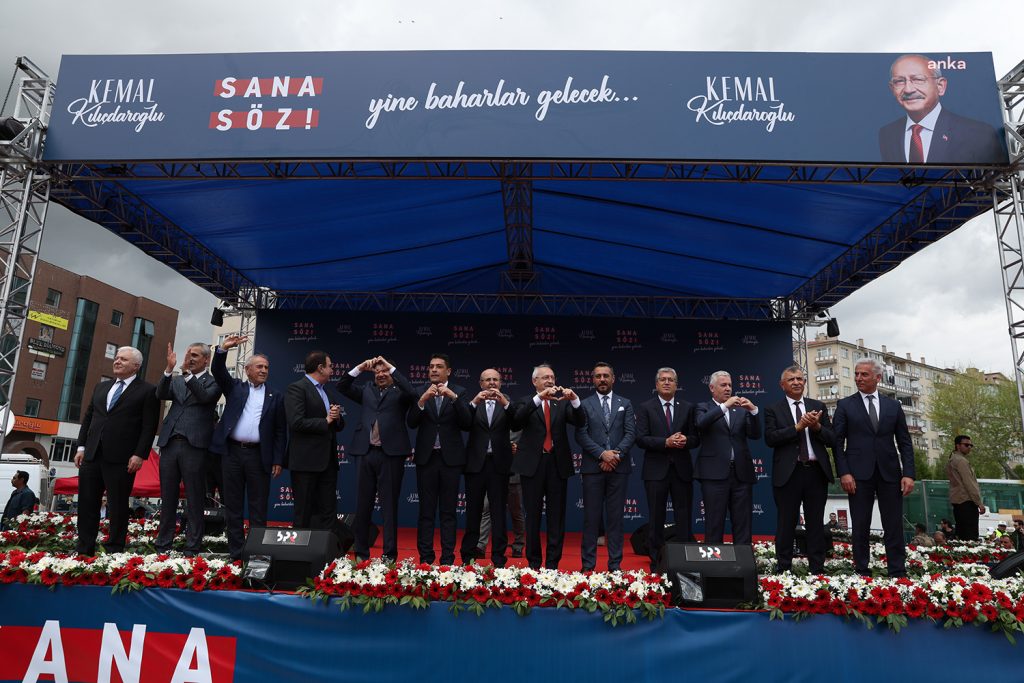 kemal-kilicdaroglu-kirsehirde-orta-anadoluyu-demir-yollari-ile-mersin-ve-iskenderun-limani-ve-karadenize-baglayacagiz-buradaki-fabrikalar-ihracat-yaptigi-zaman-l