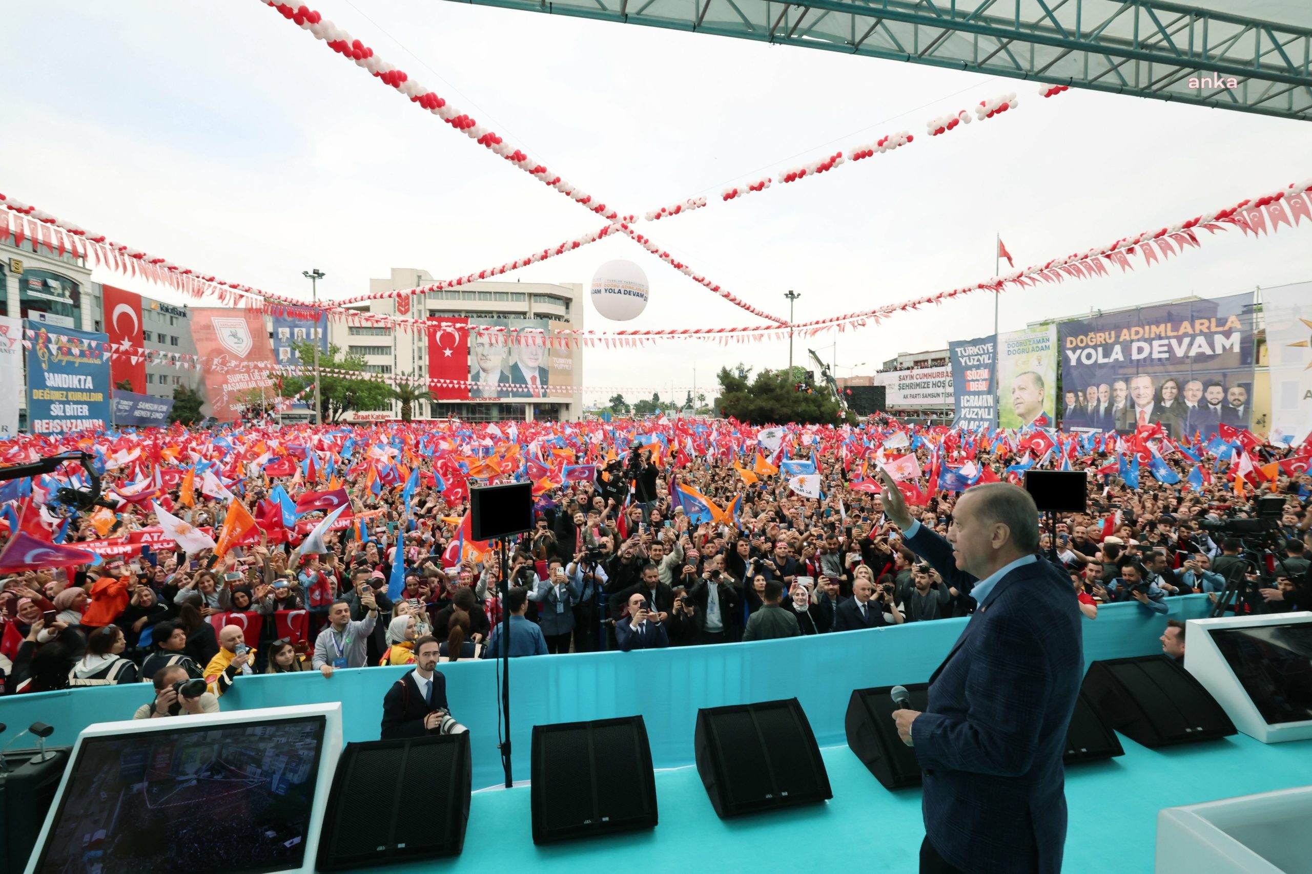 Cumhurbaşkanı ve AKP Genel Başkanı Recep Tayyip Erdoğan, Samsun’da yurttaşlara