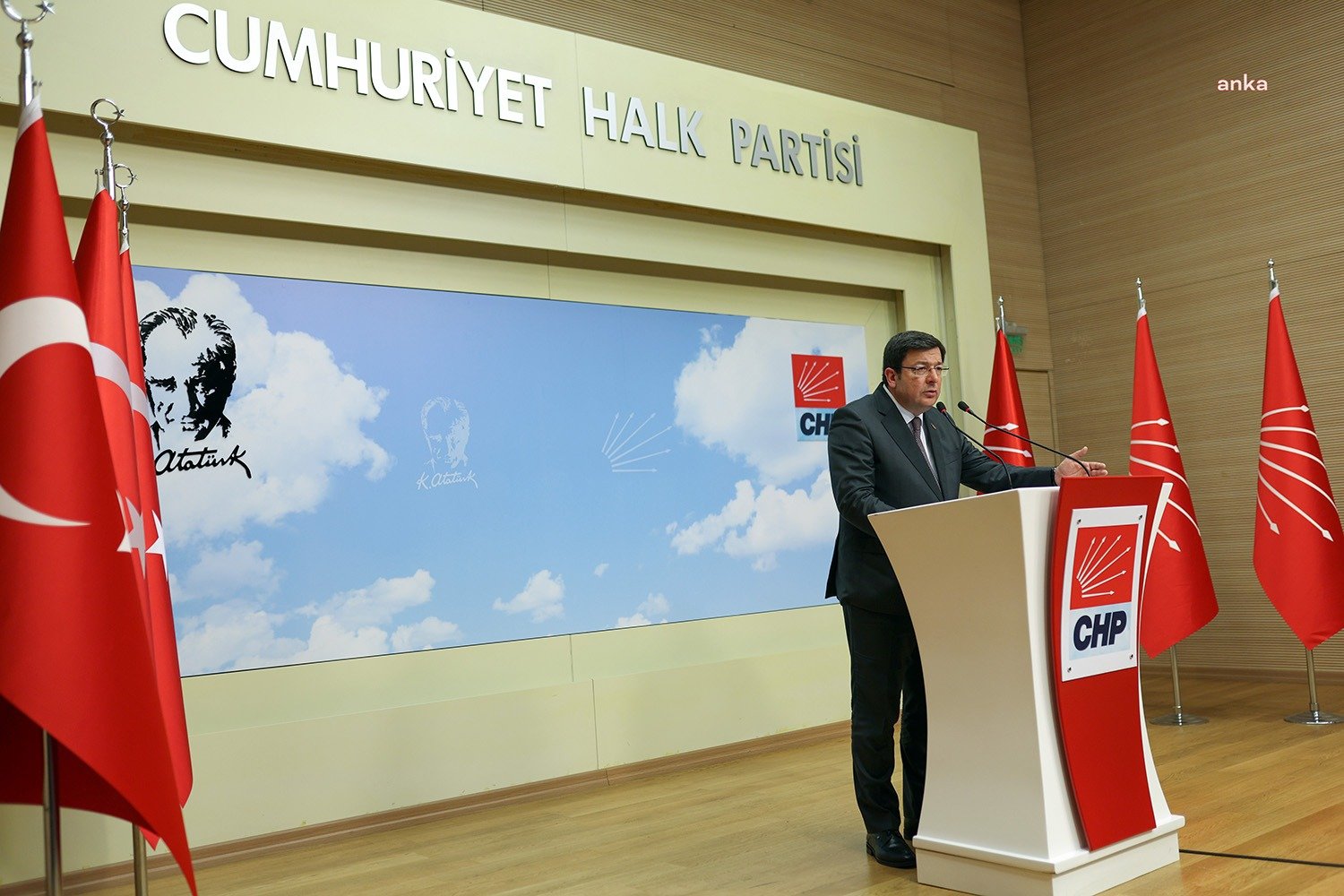 CHP Genel Başkan Yardımcısı Muharrem Erkek, “Cumhurbaşkanlığı için, 2 bin