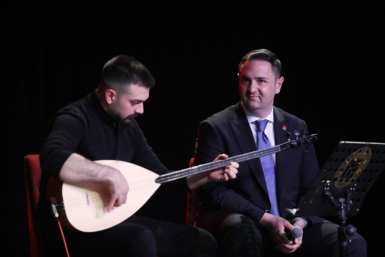 Eserleriyle gönüllere taht kurmuş ve UNESCO tarafından “Yaşayan İnsan Hazinesi' kabul