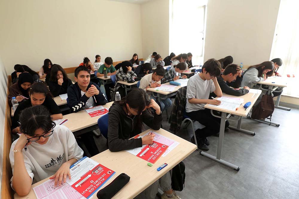 Yenimahalle Belediyesi’nin öğrencilere eğitim desteği sağlamak ve eğitim kalitesini artırmak