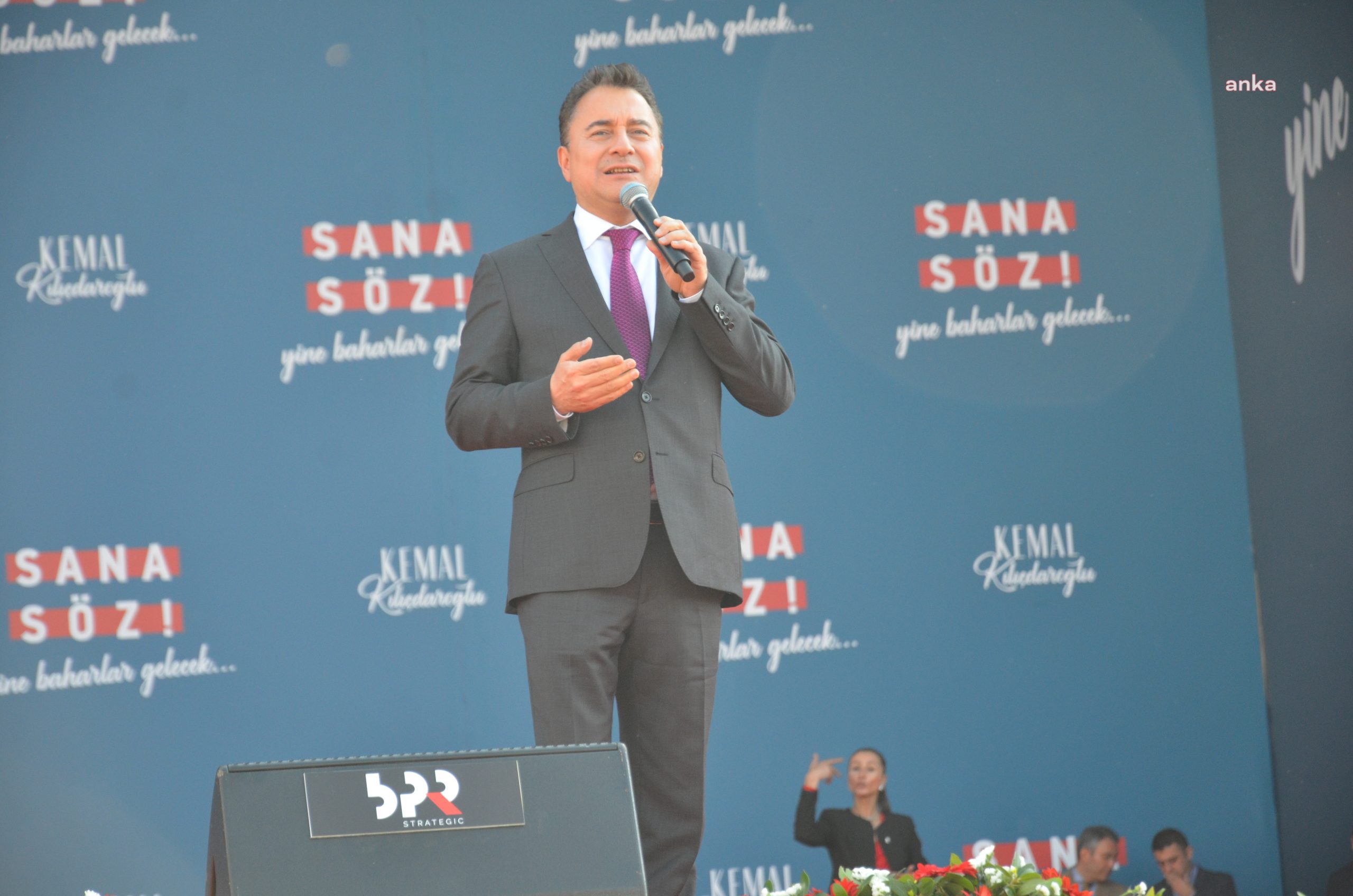 Demokrasi ve Atılım (DEVA) Partisi Genel Başkanı Ali Babacan, Millet