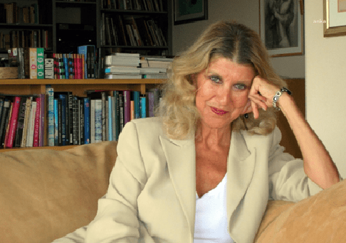 Nazım Hikmet Dostluk Ödülü’nün Bu Yıl Ki Sahipleri İki Kadın Olacak Usta şair Nazım Hikmet Ran'ın sonsuzluğa gidişinin 60. yılında 'Nazım