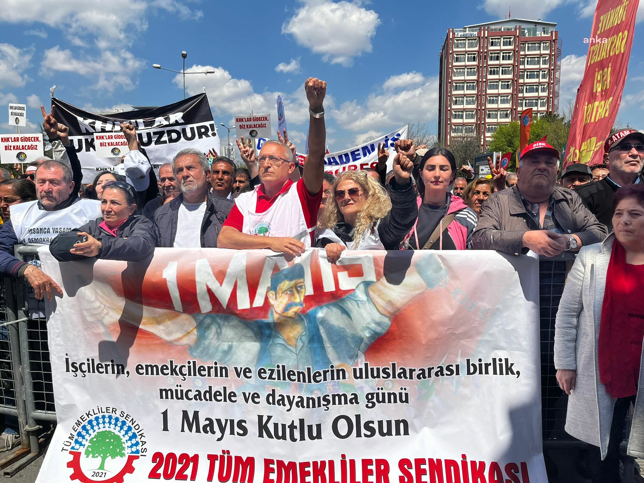 Ankara’da Emekçiler 1 Mayıs’ı Tandoğan’da Kutladı Ankara'da sendikalar, dernekler, odalar, baro, siyasi partiler, gençlik örgütleri ve