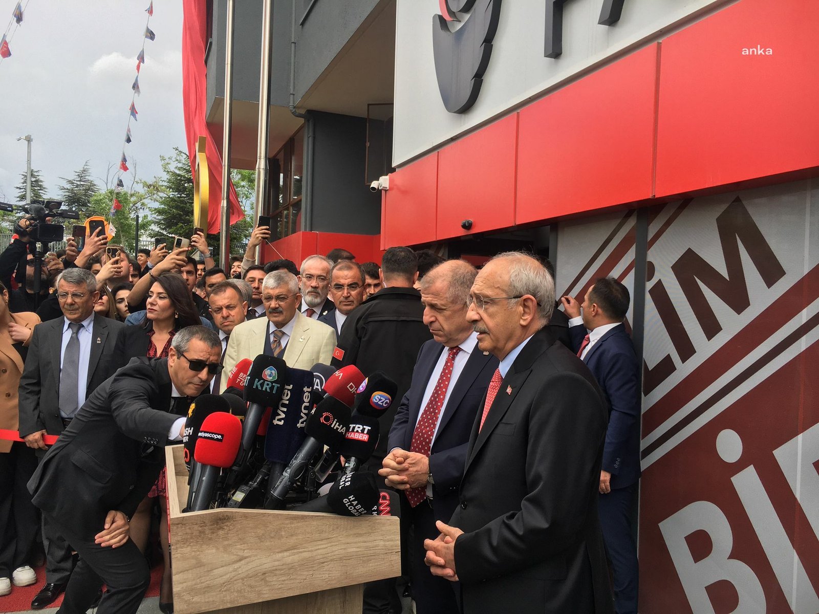 Cumhurbaşkanı Adayı Kemal Kılıçdaroğlu, Ümit Özdağ İle Görüştü Millet İttifakı Cumhurbaşkanı Adayı ve CHP Genel Başkanı Kemal Kılıçdaroğlu,