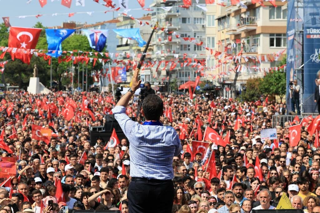 Ekrem İmamoğlu: “28 Mayıs’ta Hep Birlikte Milletçe Doğru Karar Vermezsek Bizi Gerçekten Bir Felaket Bekliyor” İstanbul Büyükşehir Belediye (İBB) Başkanı Ekrem İmamoğlu, “Hepinizin komşuları var,