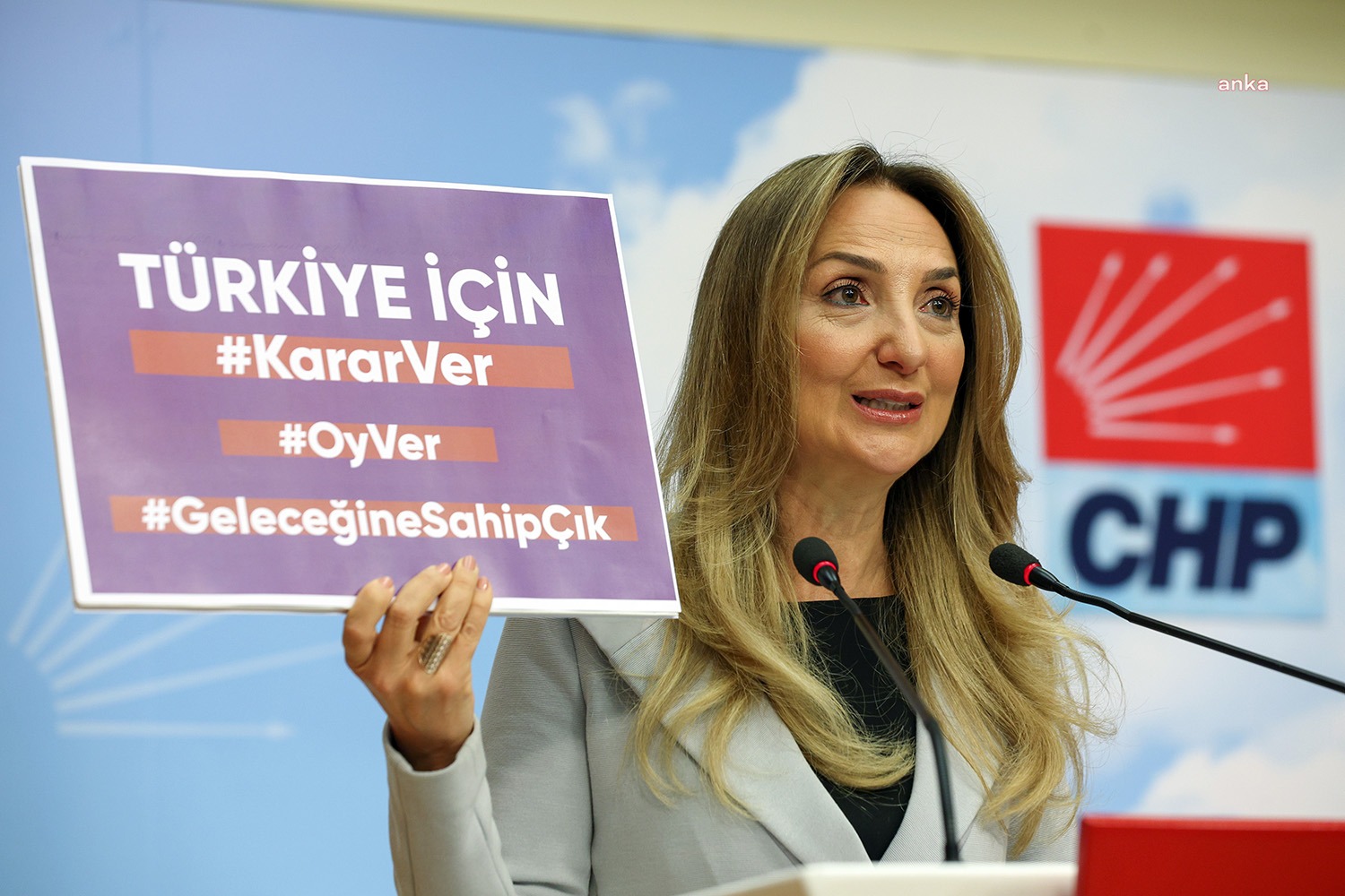 CHP Kadın Kolları Genel Başkanı Aylin Nazlıaka, cumhurbaşkanı seçiminin pazar