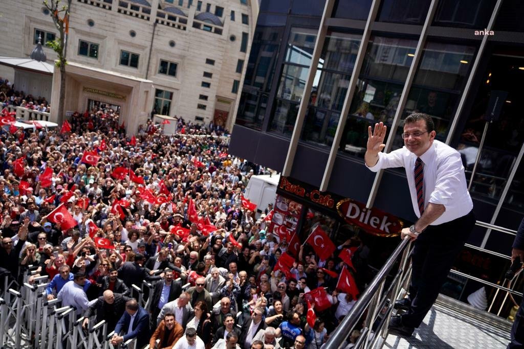 Ekrem İmamoğlu: “Allah Aşkına, Milletin İnancıyla Sizin Derdiniz Ne? Siyaseti, Kutsalımız Olan Caminin İçine Niye Sokuyorsunuz?” İstanbul Büyükşehir Belediye (İBB) Başkanı Ekrem İmamoğlu, Avcılar'da; "Bazıları, sırf