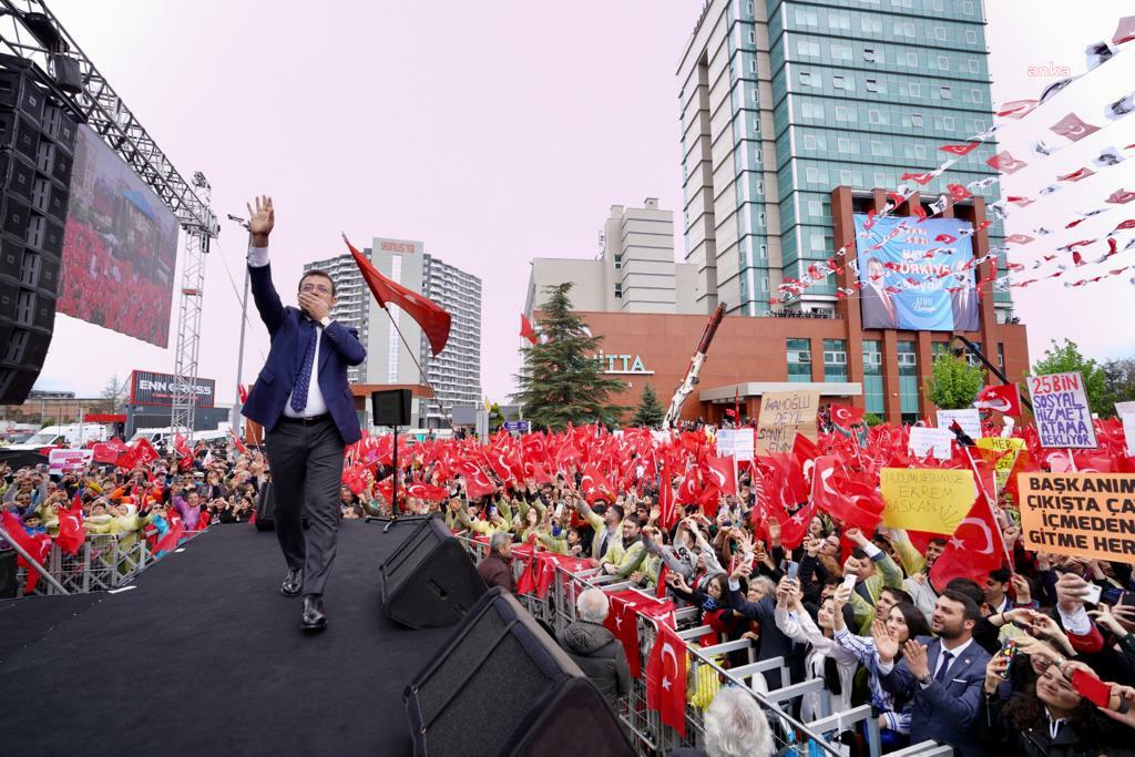 İstanbul Büyükşehir Belediye (İBB) Başkanı Ekrem İmamoğlu, Çorum’da yurttaşlara seslenirken