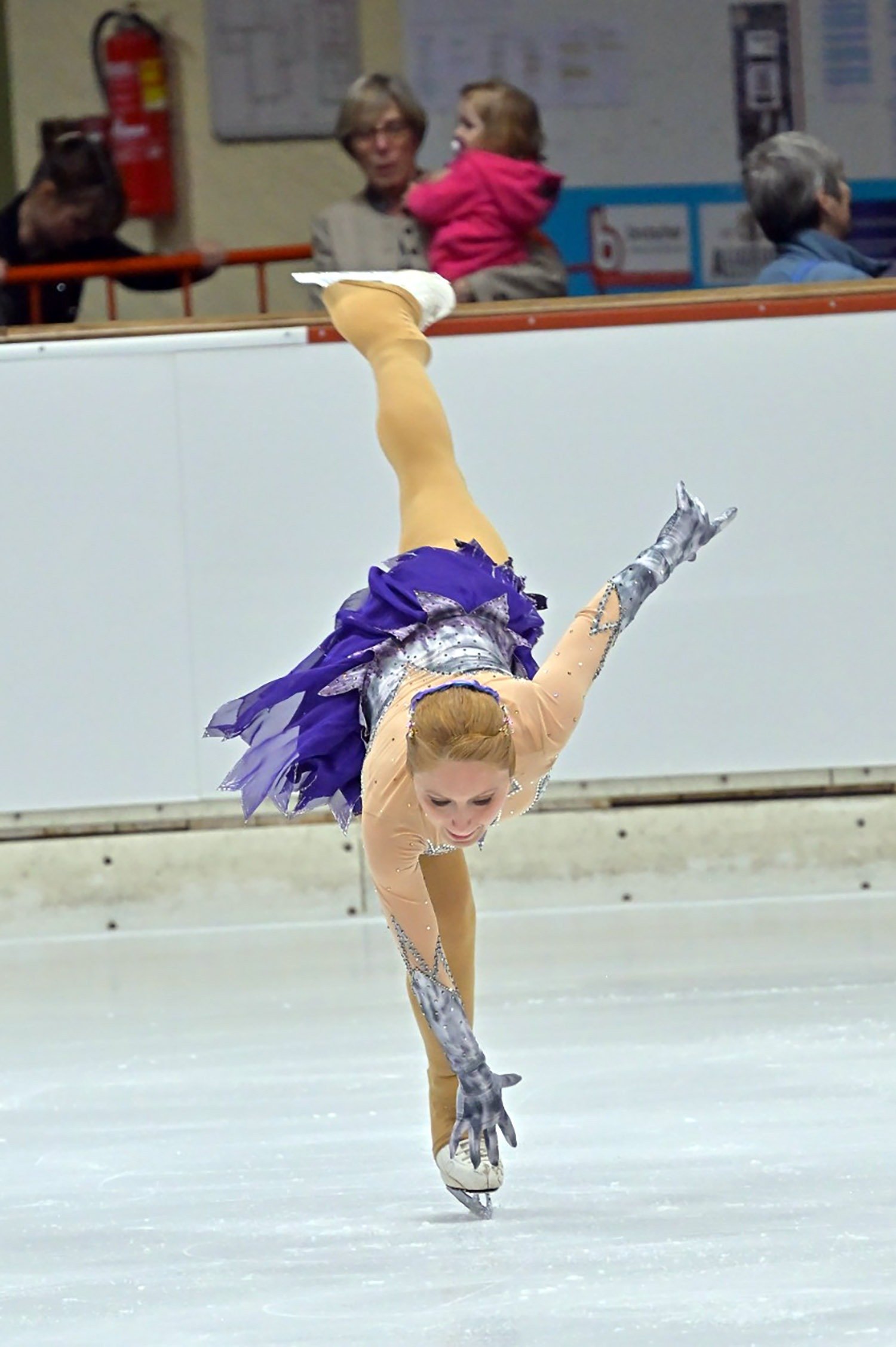 Türkiye’de ve uluslararası müsabakalarda başarıdan başarıya koşarak halk tarafından “Altın