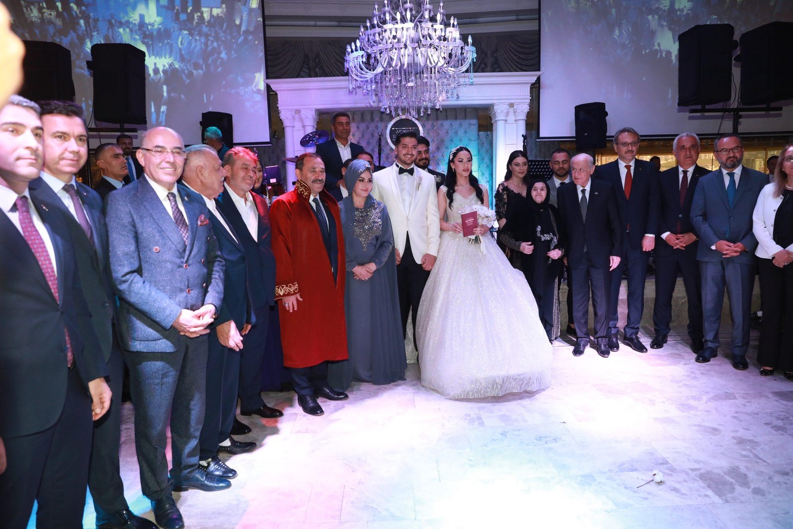 Etimesgut Belediye Başkanı Enver Demirel kızı Aybike ve Cihangir Özer’in