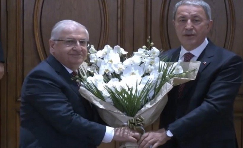 Milli Savunma Bakanlığı'nda devir teslim töreni yapıldı. Milli Savunma Bakanı