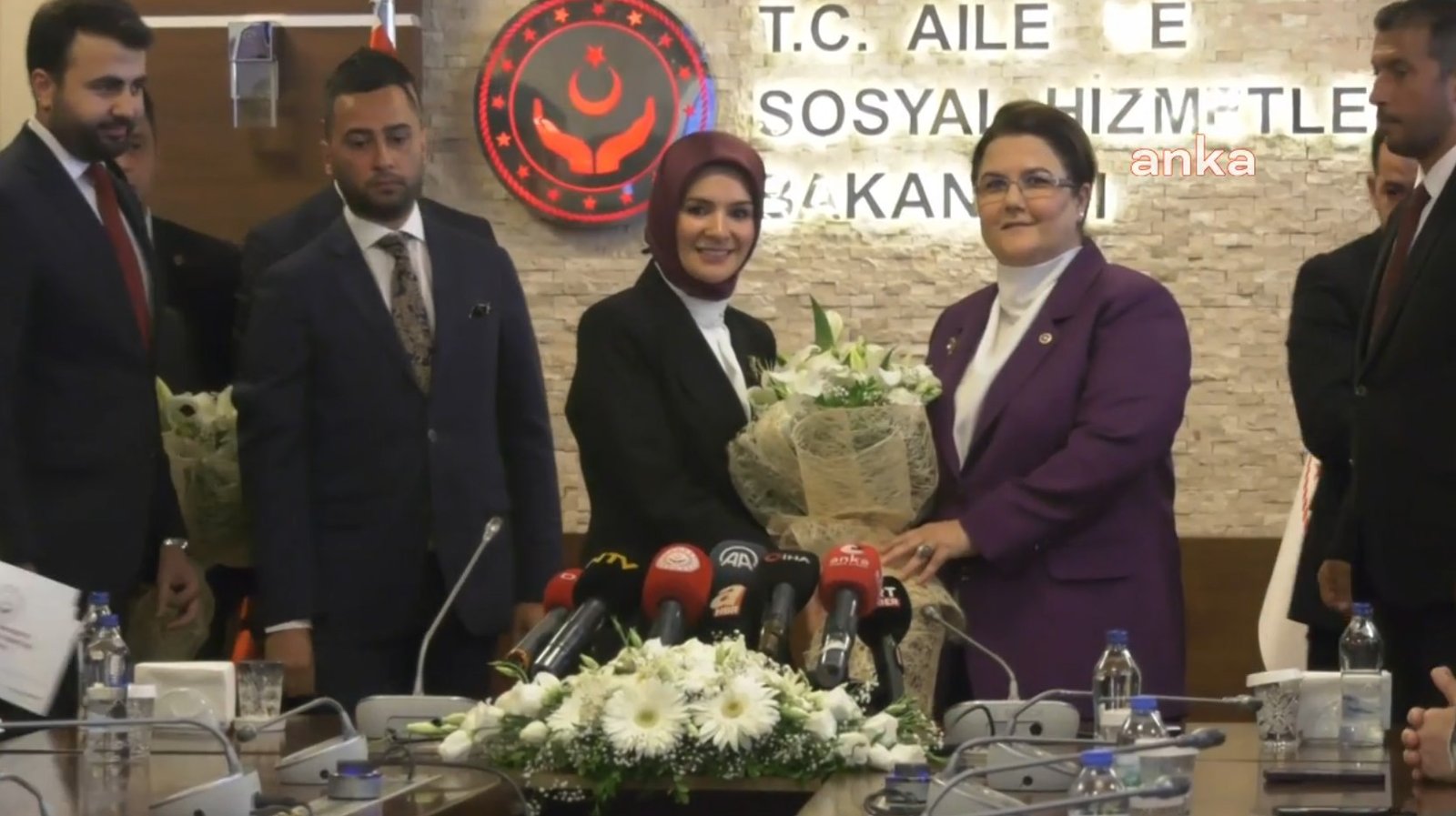 Aile ve Sosyal Hizmetler Bakanlığı’nda devir teslim töreni yapıldı. Aile