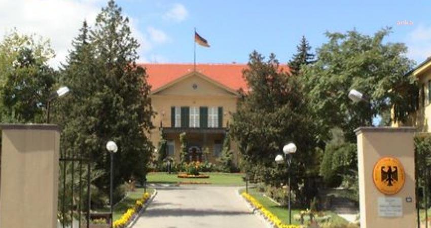 Almanya’nın Ankara Büyükelçiliği, Türkiye’den yapılan vize başvurularına ilişkin, “Vizelerin işleme