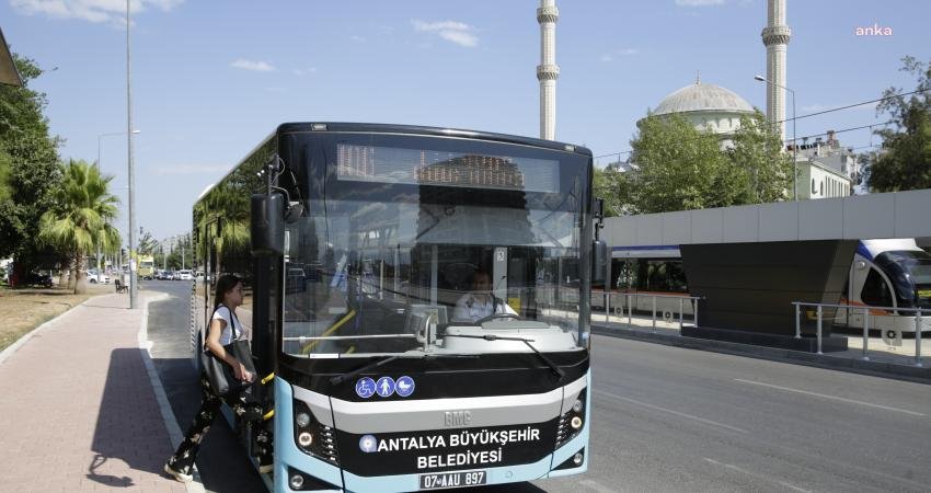 Antalya Büyükşehir Belediyesi’nin resmi plakalı otobüsleri ve raylı sistem araçları,