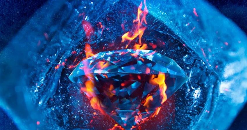Elmasların karbon içerdiği iddiasını kanıtlamak için gerçek bir elması yakan