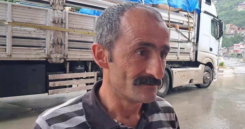 Kurbanlık hayvanlarını Artvin’den Bursa’ya götüren besici Ekrem Akyüz, “Artvin- Bursa